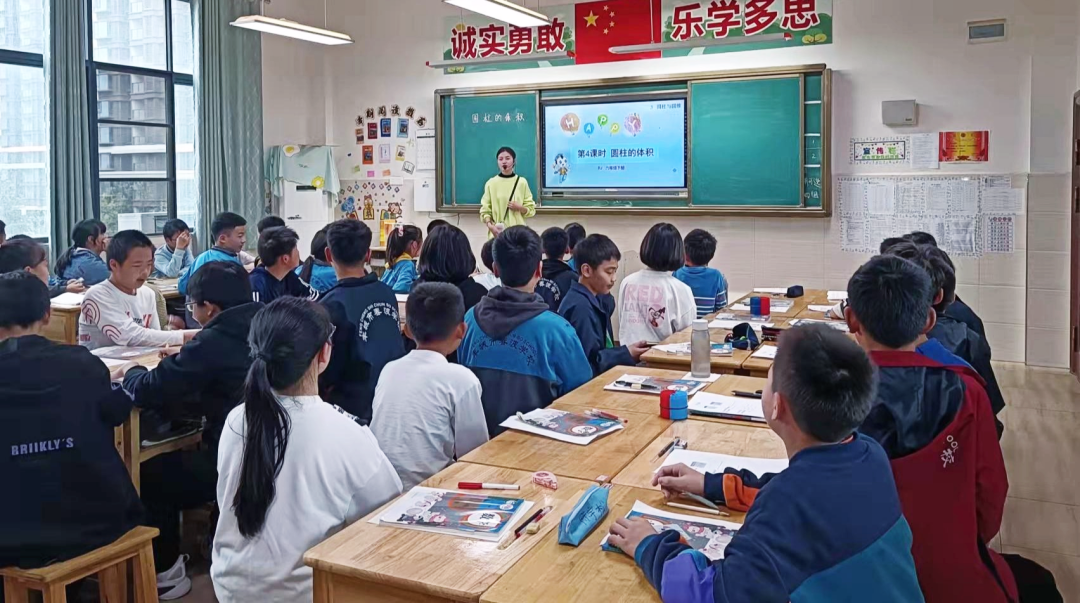 教研春风吹桃李，课堂精彩绽芳华——丰城春波学校小学部公开课教研活动